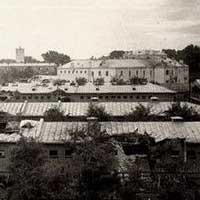 Берасце. Выява былога касцёла Звеставання найсвяцейшай Дзеве Марыі i з будынкам кляштару брыгiтак пасля прыстасавання на турму на фота часоў Другой сусветнай вайны. Крынiца - фота з iнтэрнэт-аукцыёну ebay. de