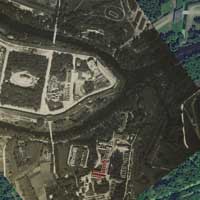 Берасце. Выява ансамбля культавых пабудоў з касцёламi Яна Хрысціцеля і Св. Ганны i Беззаганнага Зачацця Найсвяцейшай Панны Марыі бернардынскiх кляштарау, перабудаваных на ваенны шпiталь. Сумяшчэнне сучаснага аэрафотаздымка з аэрафотаздымкам часоў Першай Сусветнай вайны, 1915г. Крынiца - iнтэрнэт аукцыён ebay de