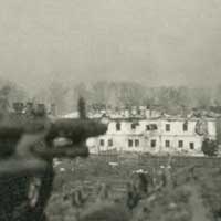 Берасце. Выява былога ансамбля культавых пабудоў бернардынцаў i бернардынак, перабудаваных на ваенны шпiталь. Фота часоў Другой Сусветнай вайны, 1941г. Крынiца - iнтэрнэт аукцыён ebay de