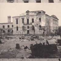 Берасце. Выява былога касцела i корпуса калегii езуiтаў, перабудаваных пасля 1837г. на патрэбы ваеннага ведамства. Фота часоў Другой Сусветнай вайны 1941-1943гг. Крынiца - iнтэрнэт-аукцыён ebay de 