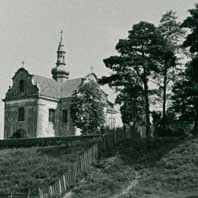 Гарадзiшча (Пiнскi раён) Выява касцёла св. Ганны былога кляштара бенедыктынаў. 1936г. Калаж з фота H. Paddubskego (autor: H. Paddubski). Biblioteka Narodowa. F.61210/II, F.61239/II, F.61209/II  Апублiкавана на сайце radzima,org Электронны рэсурс - https://upload.wikimedia.org/wikipedia/commons/2/29/Haradzisca._Гарадзішча_%28H._Paddubski%2C_1936_%29.jpg