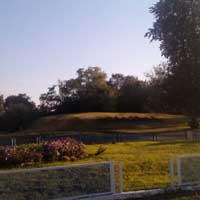 Лунiн (Лунiнецкi раён) Сучаснае фота на месцы дзе знаходзiўся касцёл Перамяненьня Пана. (пагорак на дальнiм плане) Фота 12.08.2016; Аўтар фота - Яўген Багданец; Апублiкавана - форум etoretro ru