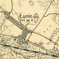 Лунiн (Лунiнецкi раён) на мапе 1933-х гг. (Недабудаваны i не дзеючы на той момант касцёл не пазначаны. Пазначана неiснуючая зараз каплiца праз дарогу па дыяганалi, у якой правоодзiлiся набажэнствы) Апублiкавана - суполка Стары Лунiн ў ОК;