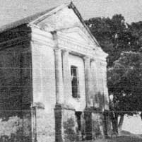 Ашмяны. Выява галоўнага фасада былога францысканскага касцёла Найсвяцейшай Дзевы Марыі. Фота да 1938г. Крынiца - ilustrowany tygodnik dla wszystkich. Nr. 24, R. 5 (1938) Электронны рэсурс - https://wikipedia.org