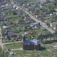 Iвянец (Валожынскi раён). Cучасны здымак з вышынi птушынага палёту, на якiм вiдаць усе храмы горада ў адным кадры. Аўтар - о.Лех Боханек, апублiкавана - www.iwieniec .eu. Электронны рэсурс - http://www.iwieniec.eu