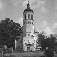 ККлецк. Выява галоўнага фасада фарнага касцёла (Касцёла Святой Тройцы). Фота - да 1939г.. Апублiкавана - Т. В. Габрусь - Саборы помняць усё. Готыка і рэнесанс у сакральным дойлідстве Беларусі. Менск, 2007, стар. 89. Электронны рэсурс - http://orda.of.by/.lib/gabrus/spu/89 