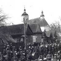 Клецк. Фарны касцёл (Касцёл Святой Тройцы). Выгляд з боку вул. Гагарына (былой Вiленскай). Фотаздымак 1927г. Электронны рэсурс - wikipedia.org