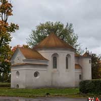 Кухцiчы (Першамайск) Гiпатэтычная графчная рэканструкцыя былога кальвiнскага збора, стаўшага пазней касцёлам, каплiцай-пахавальней роду Завішаў. Выгляд на пачатак XXст. 3d мадэль, фотамантаж by А.Невар, 2019г., 
		арыгiнальнае фота - S. Krauchanka