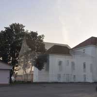 Нясвiж. Гiпатэтычная графiчная рэканструкцыя касцёла Св. Кацярыны былога кляштара бернардзiнцаў. Выгляд на перыяд пачатку XIX ст. (перабудова пасля пажару 1793г.) 3D мадэль (2017г.), арфгiнальныя фота (18.08.2019г.), фотамантаж - by A. Nevar (2019, 2020гг,)