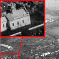 Нясвiж. Аэрафотаздымак горада часоў Другой Рэчы Паспалiтай (1927 г.) з пазначэннем касцёла былога бернардзiнскага кляштара, пераробленага ў праваслаўную царкву. Аўтар - A. Abuchouski (А. Абухоўскі). Электронны рэсурс - https://upload.wikimedia.org/