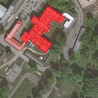 Нясвiж. Выява касцёла Св. Яўхiмii i кляштару бенедыктынак (пазначаны чырвоным колерам, план комплекса на сучасным аэрафотаздымку Яндэкс)