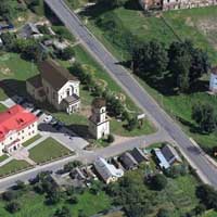 Быхаў. Графiчная рэканструкцыя былога касцёла канонiкаў латэранскiх пад тытулам Беззаганнага Зачацця Найсвяцейшай Дзевы Марыі, Св. Казiмiра i Св. Аўгусцiна. Выгляд з вышынi палёту квадракоптэра. Арыгiнальнае фота - Ф. Яраслаўскi, 2017г.; 3d мадэль, фотамантаж by А.Невар, 2019г.