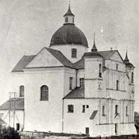 Глуск (Глуск-Дубровiцкi). Выява былога касцёла бернардзiнцаў на тэрыторыi Глускага замка. Фота пачатку XXст. Электронны рэсурс - https://upload.wikimedia.org/wikipedia/commons/c/c5/Church_of_Bernardine_%28Hlusk%29_XX.jpg