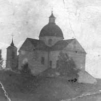 Глуск (Глуск-Дубровiцкi). Выява (з паўночнага боку) былога касцёла бернардзiнцаў на тэрыторыi Глускага замка. Фота 1930-х гг. Апублiкавана на старонцы Glusk Online. Электронны рэсурс - http://www.gluskonline.net/_ph/6/2/809650902.jpg?1502387844