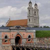 Даўгаўпілс (Дынабург, Дзвiнск, Daugavpils). Гiпатэтычная графiчная рэканструкцыя былога езуiцкага касцёла Св. Іуды Фадзея (St. Tadeus Juda). Выгляд да перабудовы пад праваслаўны гарнізонны сабор фартэцыi. 3D-мадэль, фотамантаж - by А. Nеvar, 2019г.; арыгiнальнае фота - Юрый Jurnet999 