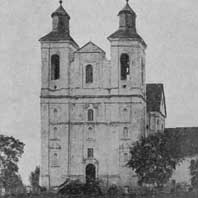 Селiшча. Галоўны фасад касцёла Св. Веранiкi i былога бернардзiнскага кляштара. Выгляд да рэканструкцыi сярэдзiны-другой паловы XIXст. Фота - сярэдзiны-другой паловы XIXст. Апублiкавана - Zyskar F. J. Nasze koscioly: opis ilustrowany wszystkich kosciolow i parafji znajdujacych sie na obszarach dawnej Polski i ziemiach przyleglych. T. 1: Archidjecezja mohylowska. Z. 23: Dekanat lepelski. Warszawa — Petersburg, 1913. S. 399. S. 411. Электронны рэсурс - http://orda.of.by/.lib/zyskar/nk/410