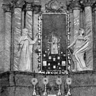 Селiшча. Выява iнтэр'ераў касцёла Св. Веранiкi былога бернардзiнскага кляштара. Фота да 1913г. Апублiкавана - Zyskar F. J. Nasze koscioly: opis ilustrowany wszystkich kosciolow i parafji znajdujacych sie na obszarach dawnej Polski i ziemiach przyleglych. T. 1: Archidjecezja mohylowska. Z. 23: Dekanat lepelski. Warszawa — Petersburg, 1913. S. 399. S. 410. Электронны рэсурс - http://orda.of.by/.lib/zyskar/nk/410