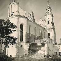 Выява касцёла Святога Юр’я былога дамiнiканскага кляштара у вёсцы Валынцы (Забелы) Верхнядзвінскага раёну. Фота 1944г. Крынiца - iнтэрнэт аукцыён ebay.de. Электронны рэсурс - https://upload.wikimedia.org/wikipedia/commons/d/d6/Valyncy._Валынцы_%281944%29.jpg 